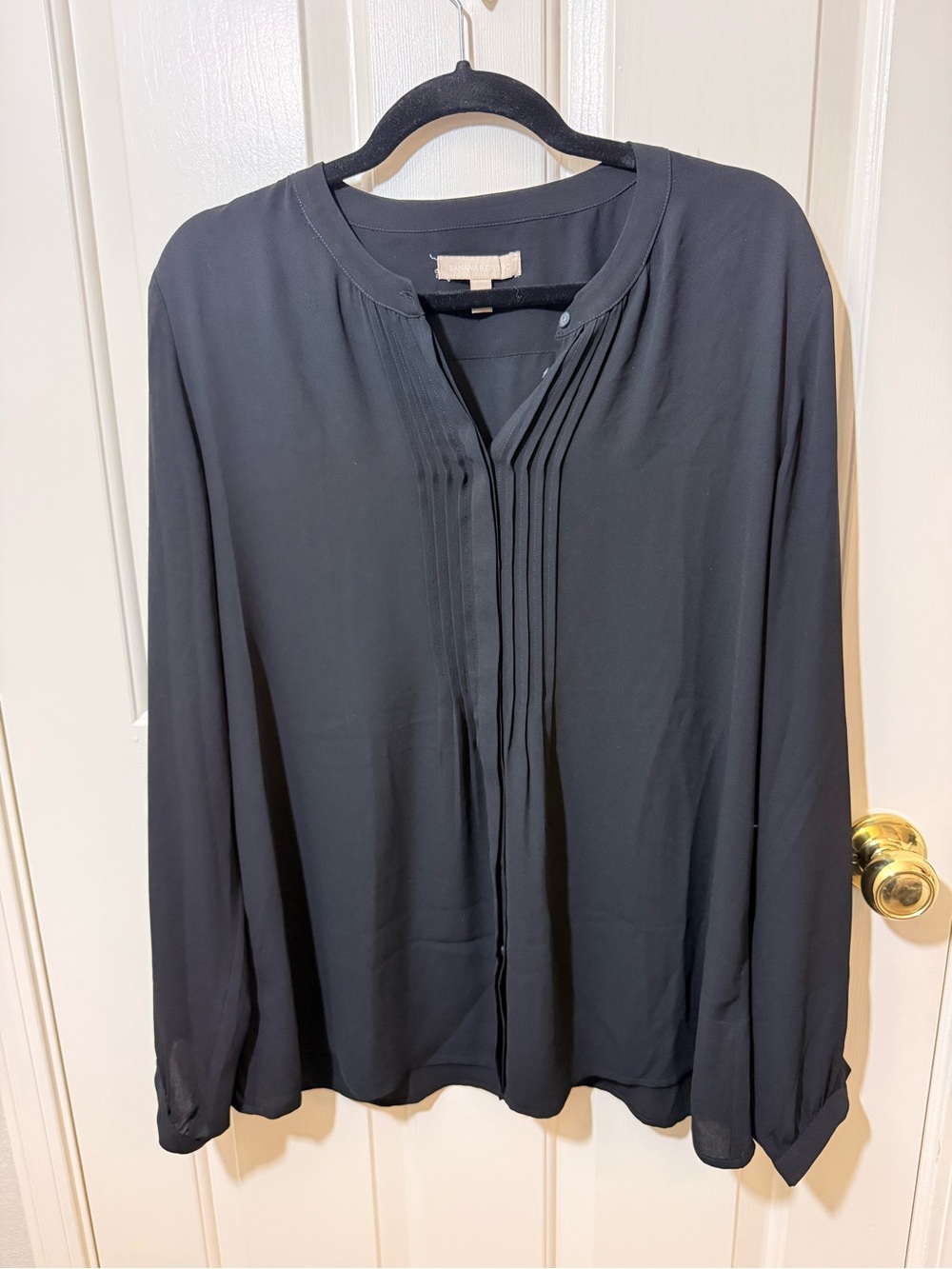 Banana Republic Black Pleated V-Neck Long-Sleeve Blouse